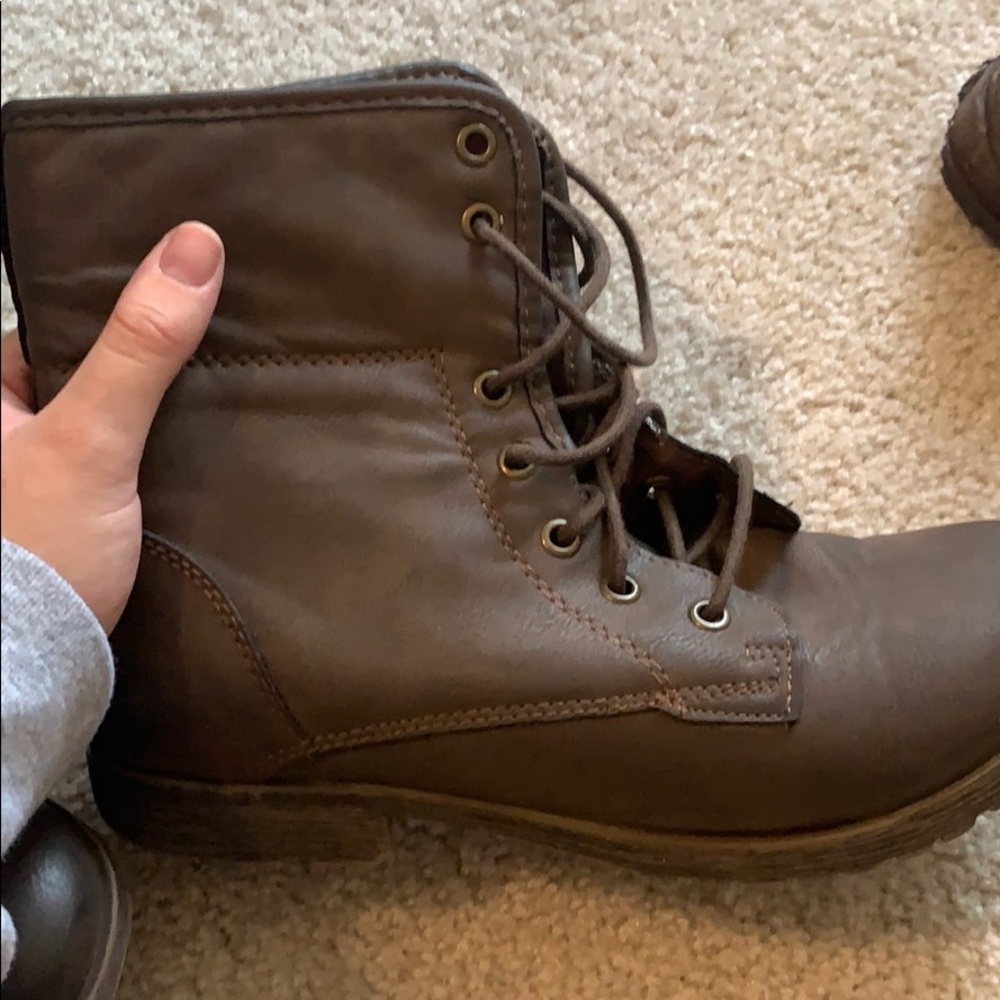 Combat boots